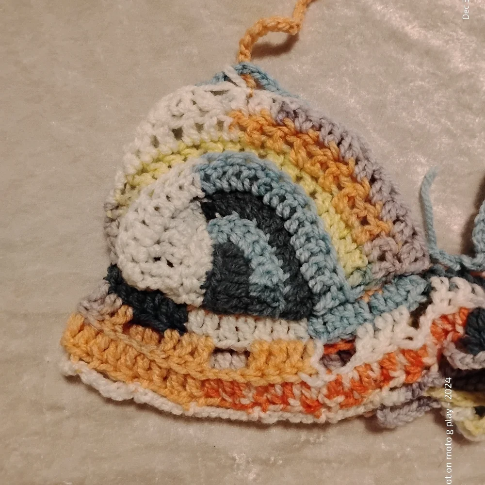 Handmade crochet festival top - Picture 2 of 9